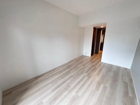 居室・リビング　室内