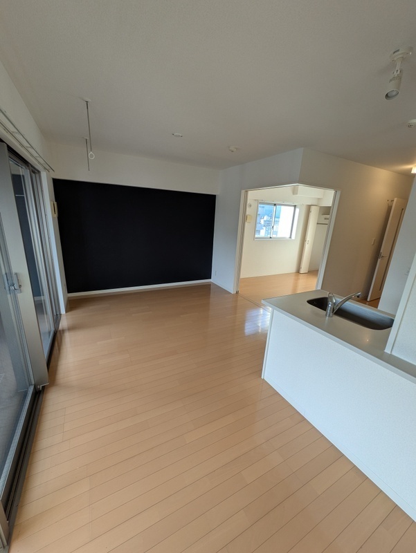 居室・リビング　こちらのリビングで趣味の時間をお楽しみください