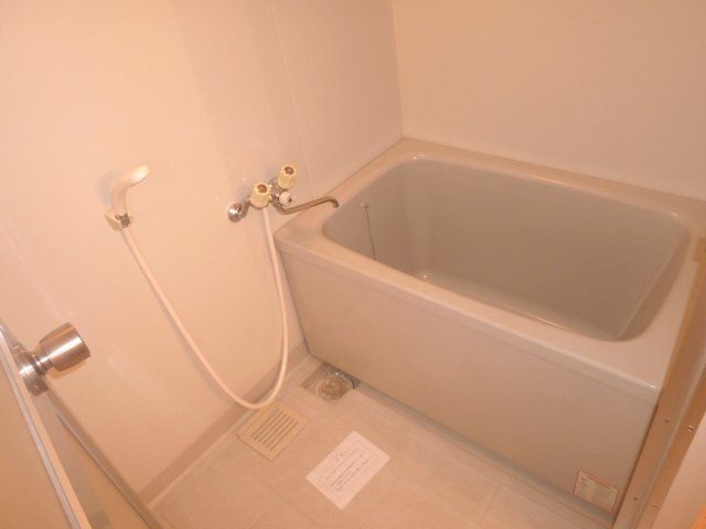 バス・シャワールーム　お風呂です。