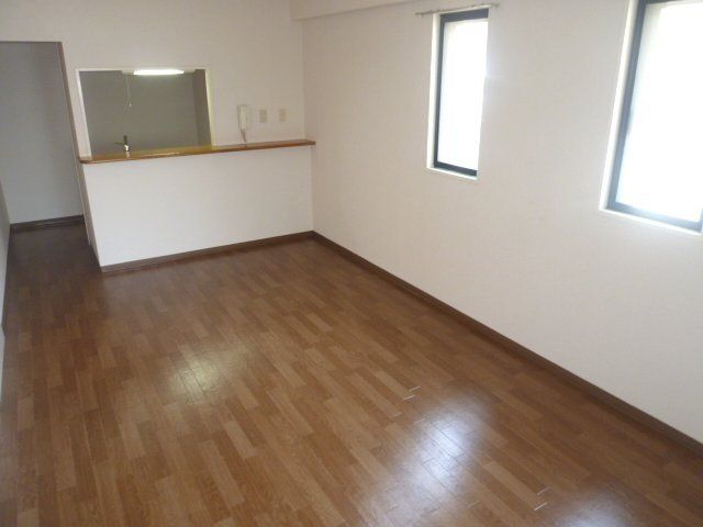 居室・リビング　12帖の明るいリビングです。