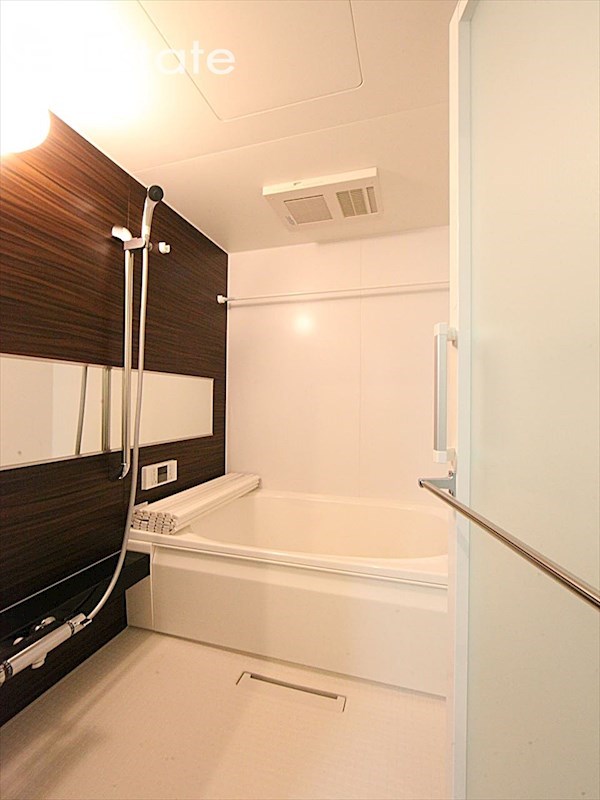 バス・シャワールーム　バスルーム