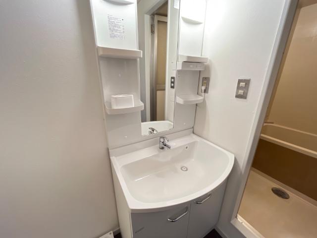 洗面設備　洗髪洗面化粧台