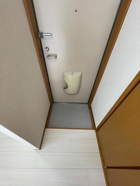 玄関　※現況優先・写真は他号室使用