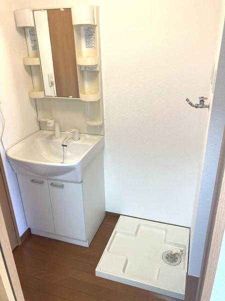 洗面設備　※現況優先・写真は他号室使用