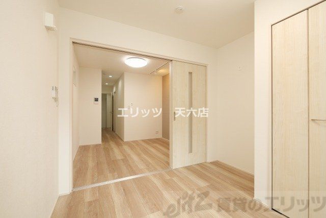 居室・リビング　リ