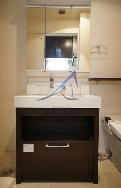 洗面設備　独立洗面台です。