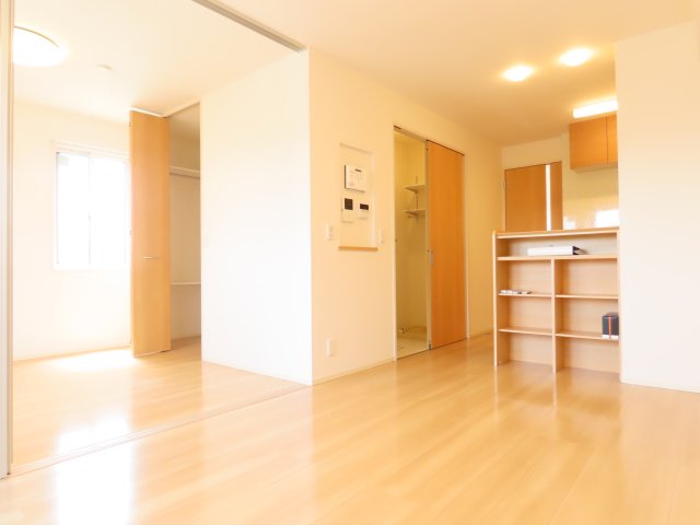 居室・リビング　他部屋の参考写真です。