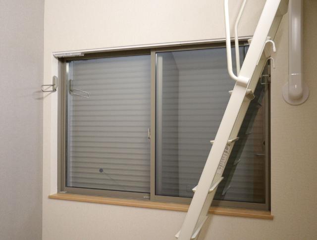 バルコニー　セキュリティ防犯シャッター