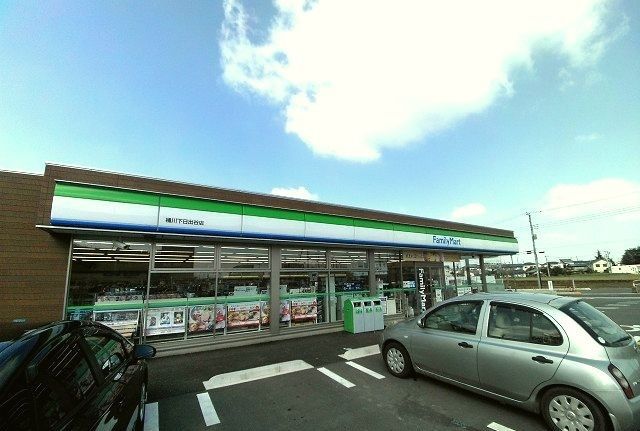 コンビニ　ファミリーマート桶川下日出谷店（コンビニ）まで510m
