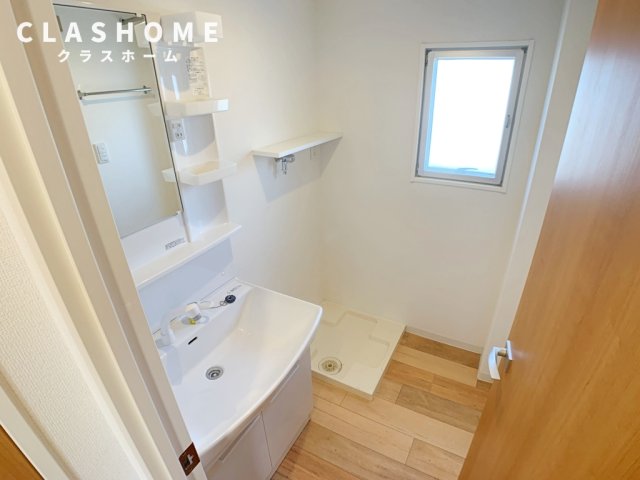 洗面設備　同物件の別部屋になります。