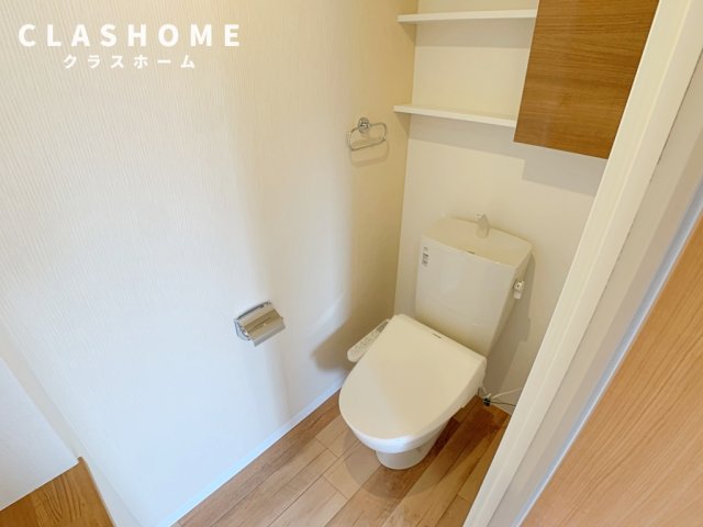 トイレ　同物件の別部屋になります。