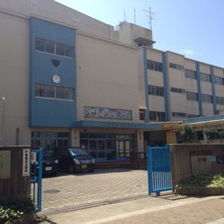 小学校　明親小学校（小学校）まで389m