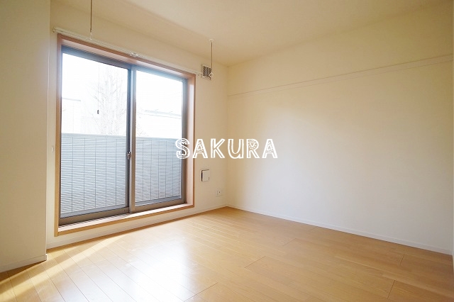 居室・リビング　使いやすい形の為、レイアウトを楽しめます♪