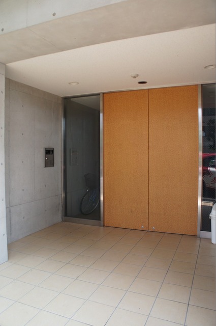 ロビー　オートロック♪