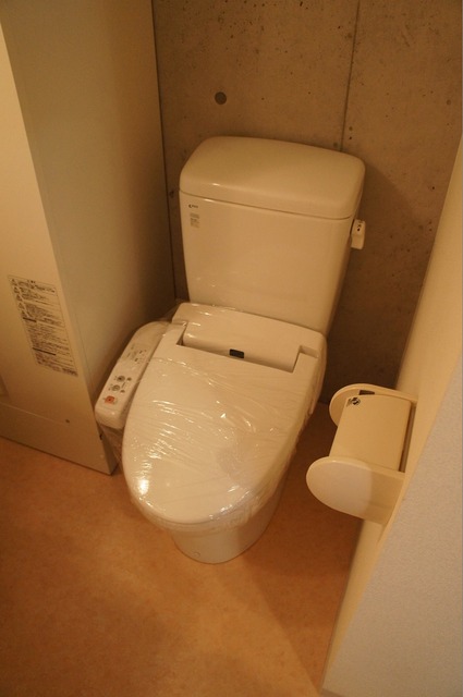 トイレ　温水洗浄便座付き♪