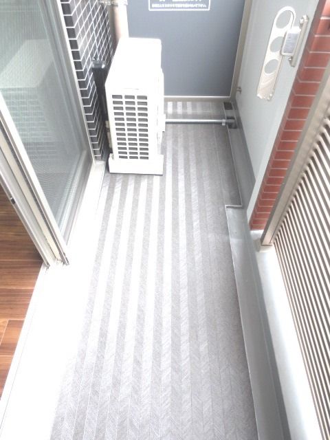 バルコニー　同シリーズ