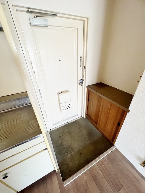 玄関　玄関にはシューズＢＯＸがあります