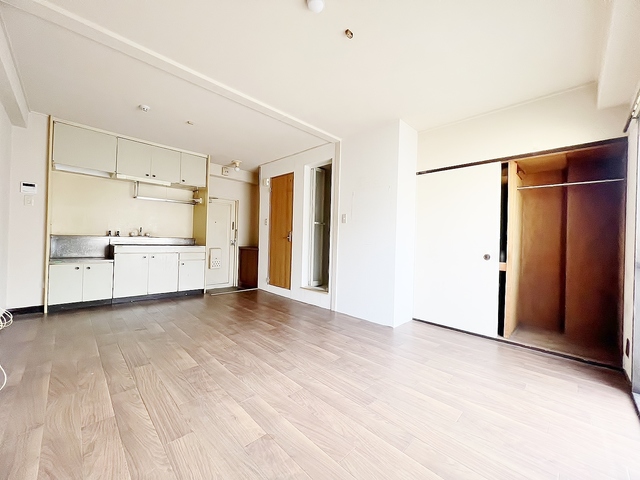 居室・リビング　洋室１２帖・収納あります