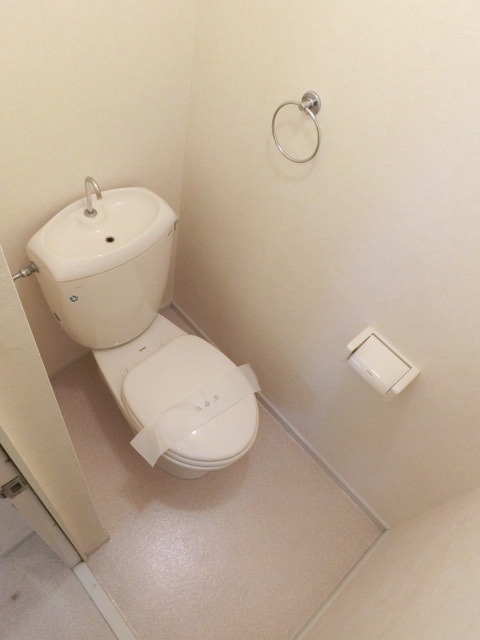 トイレ　清潔感のあるトイレですよ。