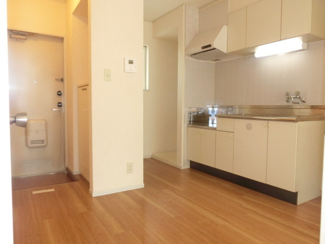 居室・リビング　内装もリフォーム済みです。