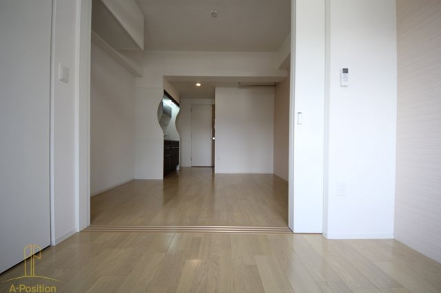 居室・リビング　セレニテ福島カルム