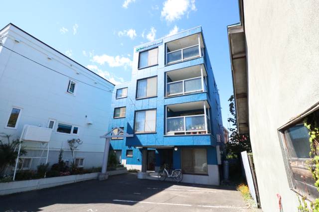 建物外観　空の色のような外観♪