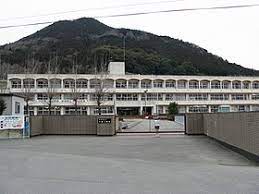 小学校　神河町立寺前小学校（小学校）まで562m