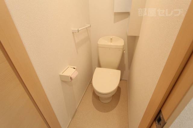 トイレ　※１０１号室の写真です