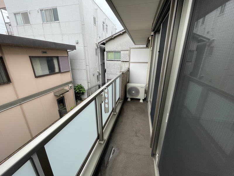 バルコニー　広いバルコニー