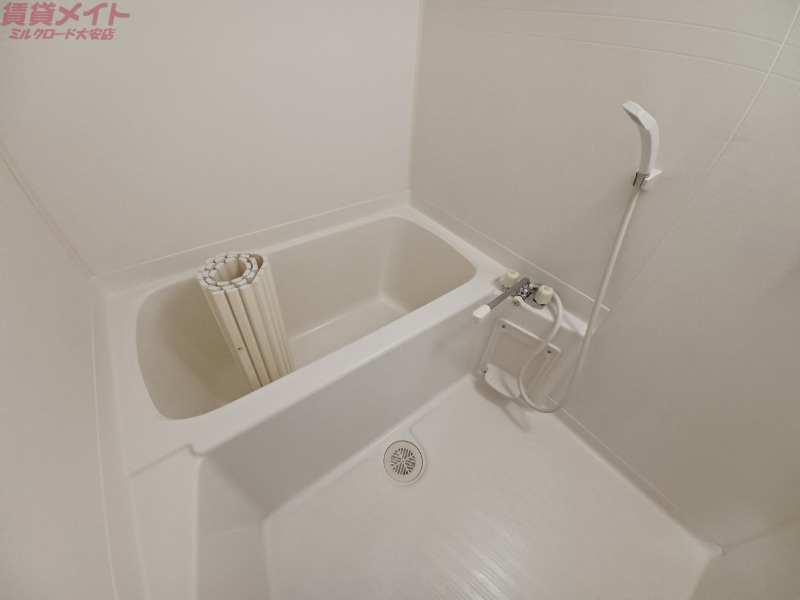 バス・シャワールーム　別部屋参考写真です
