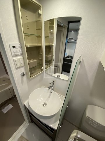 洗面設備　ISM谷町六丁目　独立洗面化粧台