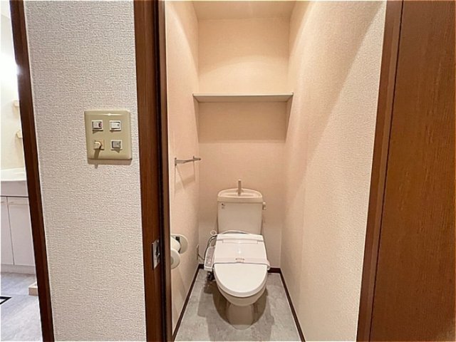 トイレ　温水洗浄暖房便座のトイレ