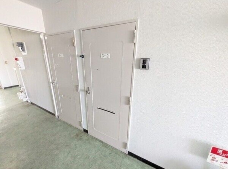 玄関　図面と現状に相違がある場合には現状を優先