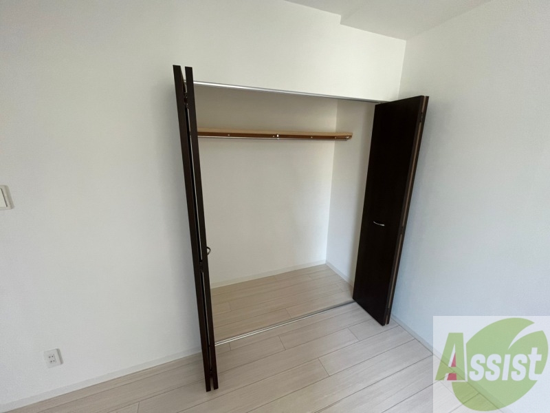 収納　寝室の収納です。部屋がすっきり片付きます。