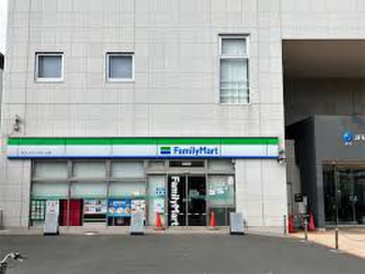 コンビニ　ファミリーマート Ｎマートシーフォーレ店（コンビニ）まで750m