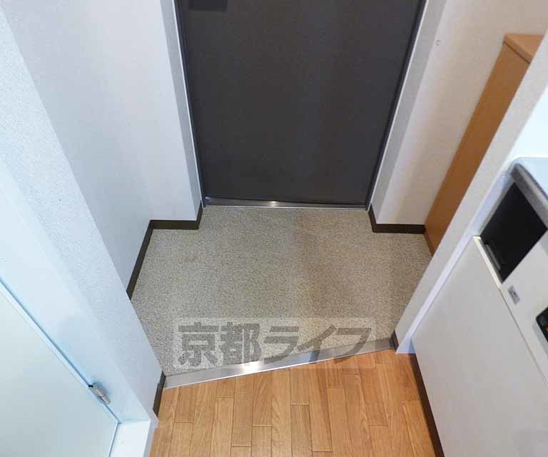 玄関　広々とした玄関です。