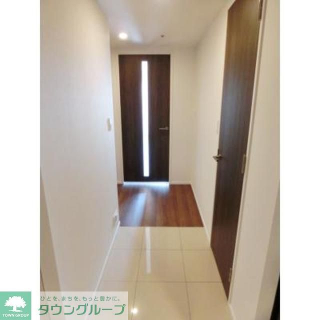 玄関　※写真は同タイプ住戸です。