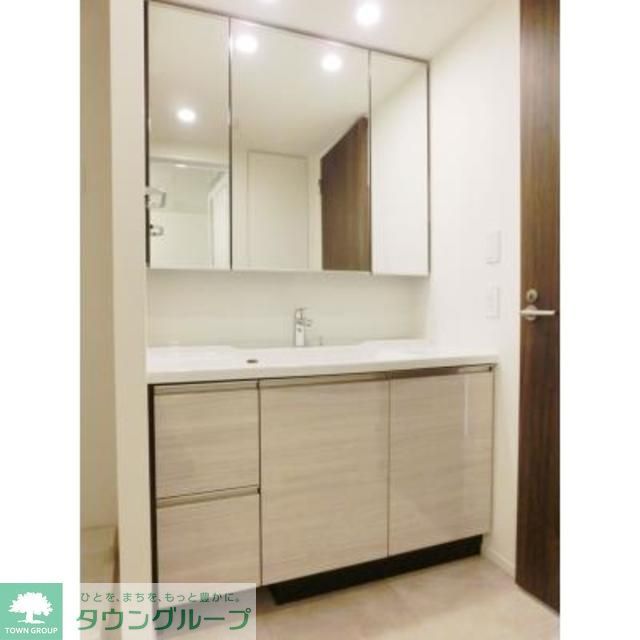 洗面設備　※写真は同タイプ住戸です。