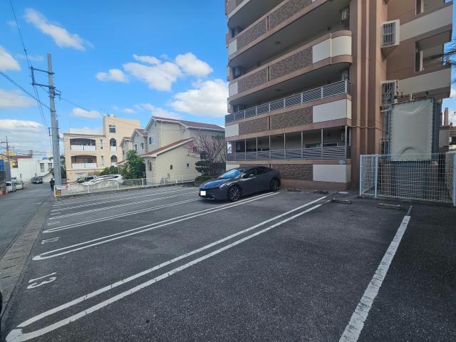 駐車場　駐車場