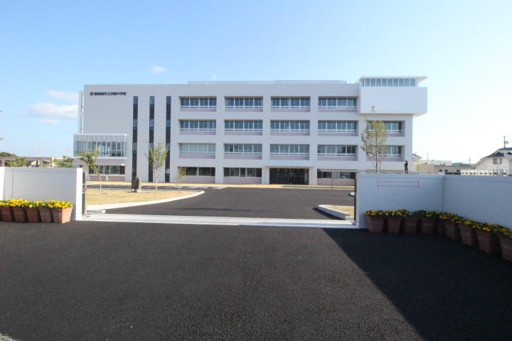 中学校　御前崎市立浜岡中学校（中学校）まで430m