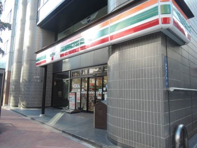 コンビニ　セブンイレブン新橋5丁目店（コンビニ）まで42m