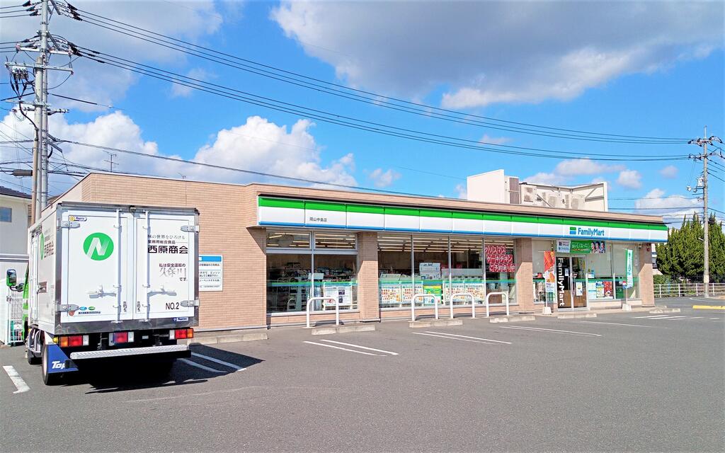 コンビニ　ファミリーマート岡山中島店（コンビニ）まで767m