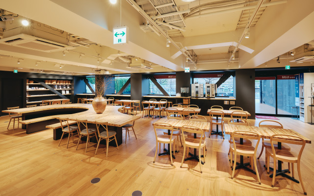ショッピングセンター　無印良品MUJI　com武蔵野美術大学市ヶ谷キャンパス店（ショッピングセンター）まで475m