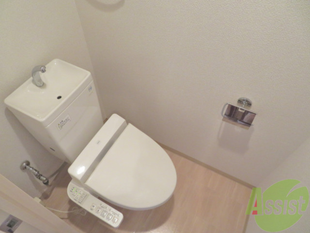 トイレ　こちらはトイレです。清潔感があり、安心して使用できます。