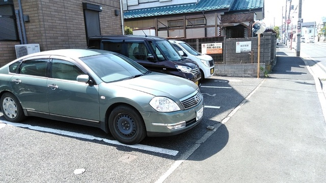 駐車場　駐車場