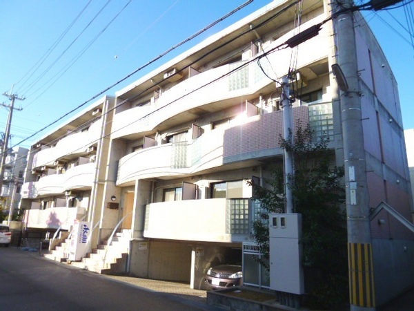 建物外観　オートロック付きで安心です♪