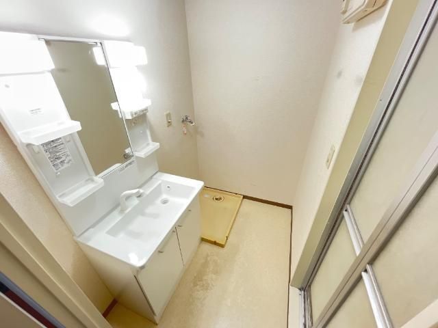 バス・シャワールーム　別部屋参考写真です
