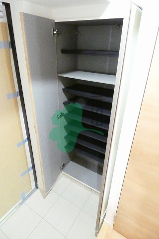玄関　下駄箱もしっかりついてます！