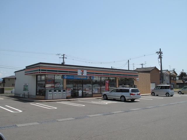 コンビニ　セブンイレブン（コンビニ）まで550m