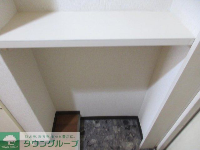 玄関　玄関横の棚